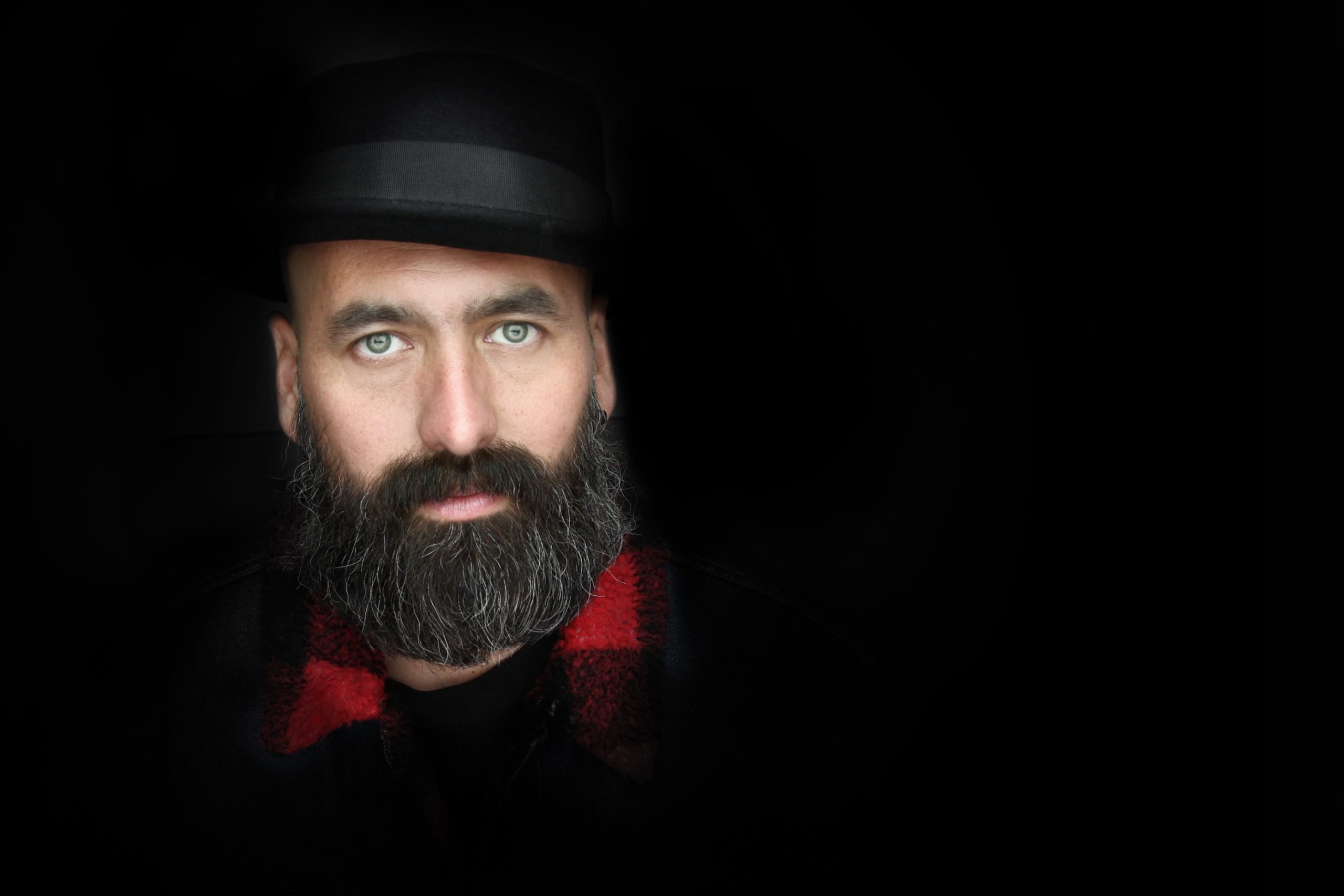 barba sfondo nero
